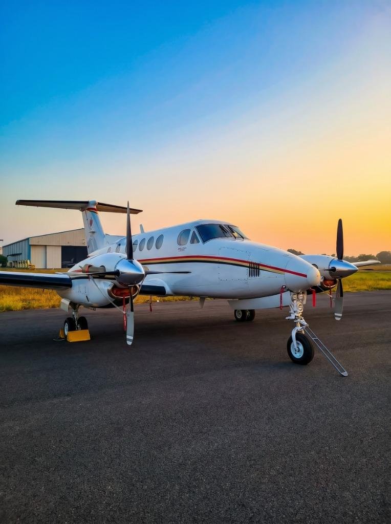 B200 Exterior Front Profile